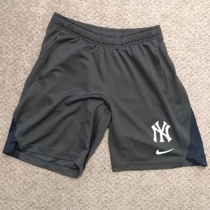 NIKE Yankees shorts